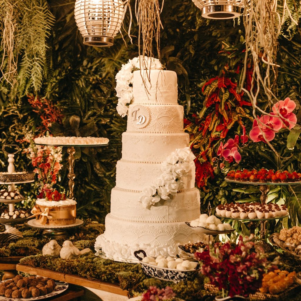 Wedding Cakes - Cake On Table